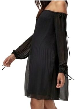 Aritzia WILFRED Raison Off The Shoulder Plisse Pleat Dress